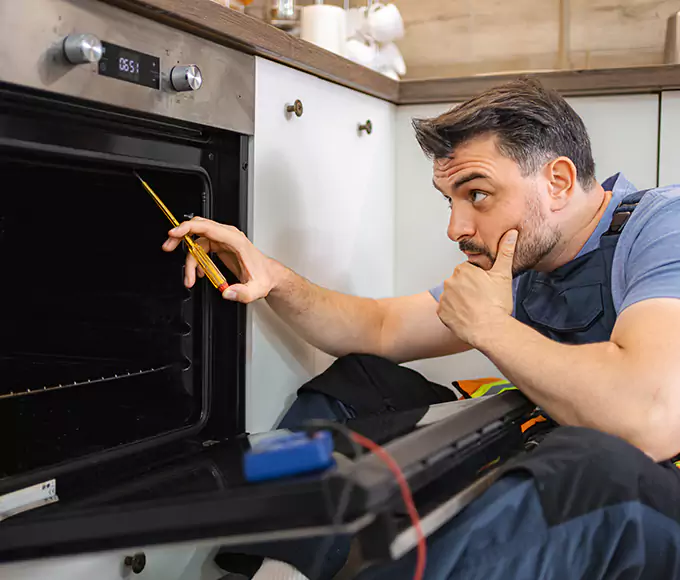 Why Stratford Households Choose Stratford Appliance Pro for Every Gas Oven Fix?